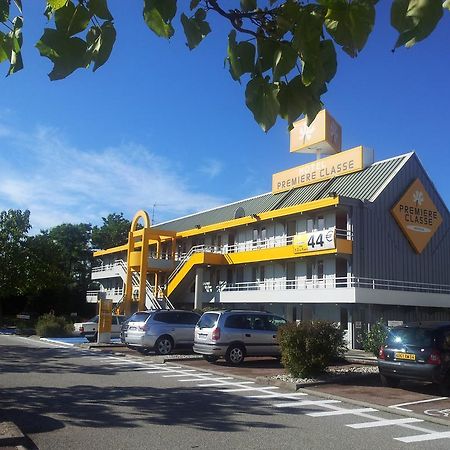 Premiere Classe Lyon Est Aeroport Saint Exupery Exterior foto