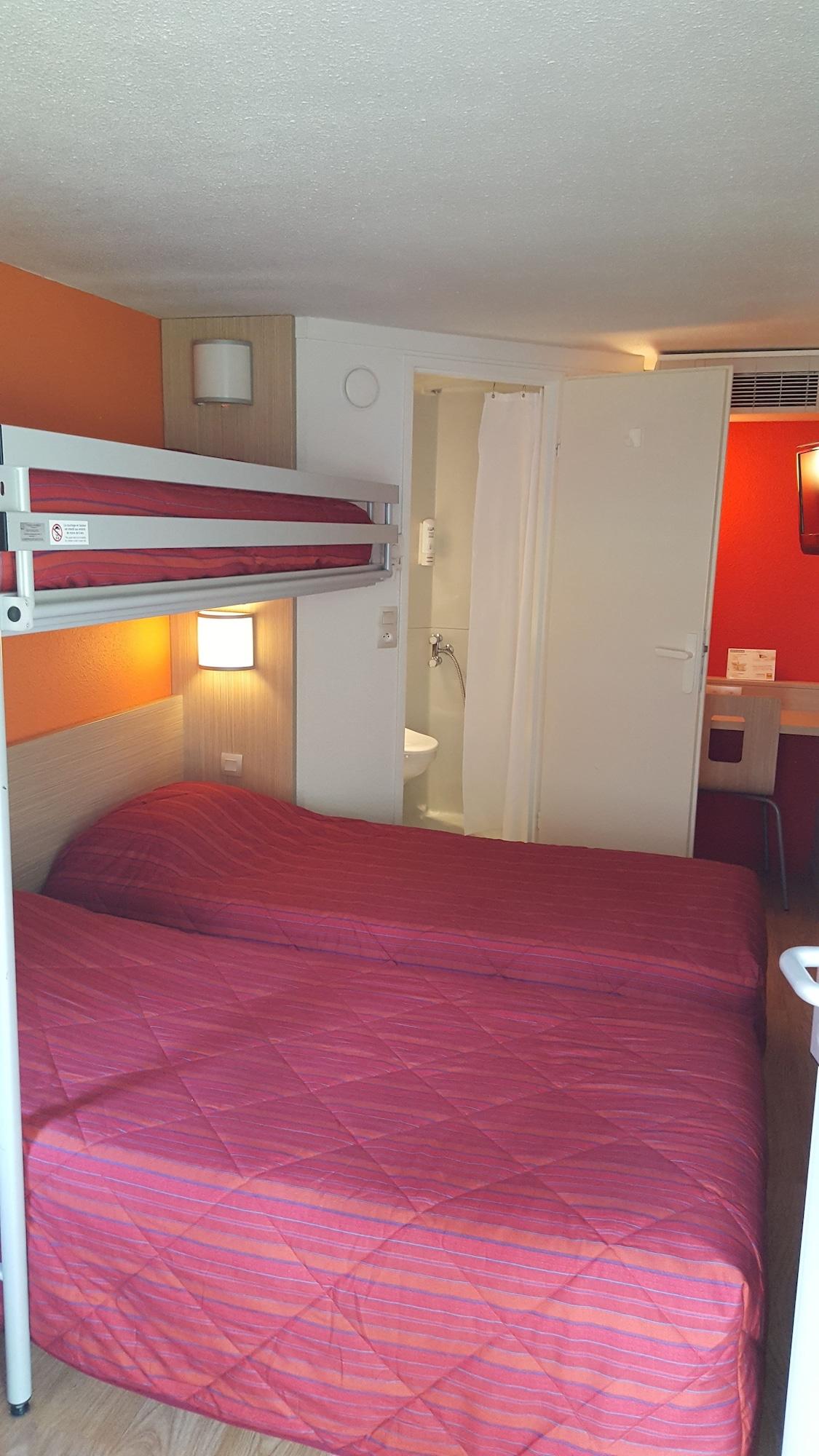 Premiere Classe Lyon Est Aeroport Saint Exupery Exterior foto