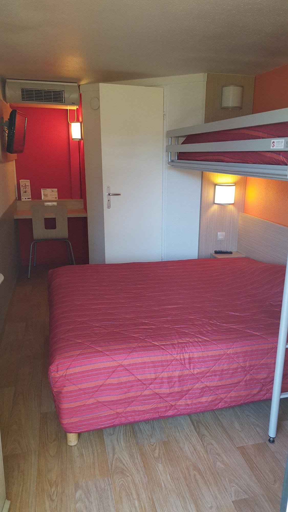 Premiere Classe Lyon Est Aeroport Saint Exupery Exterior foto